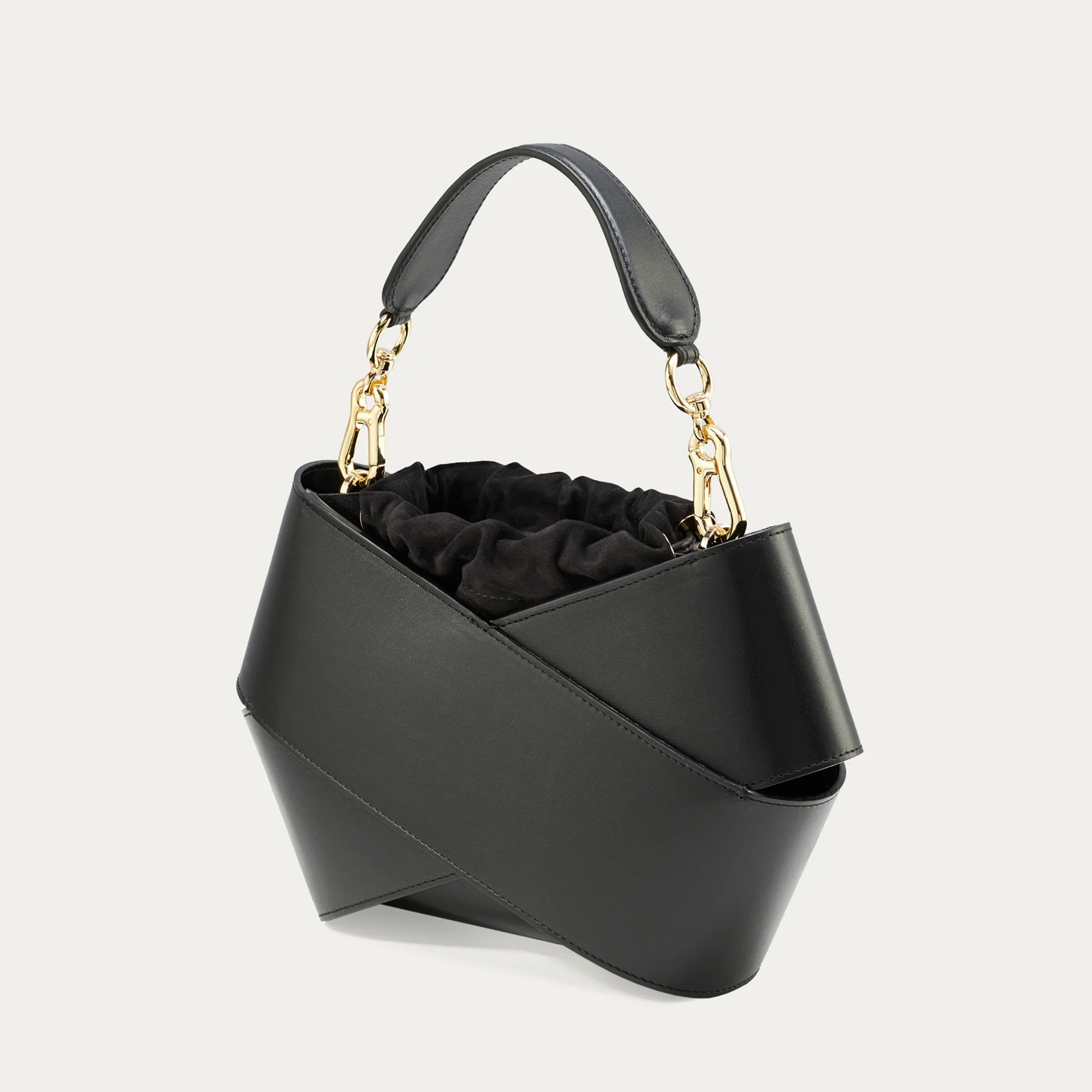 Czarny woreczek zamszowy