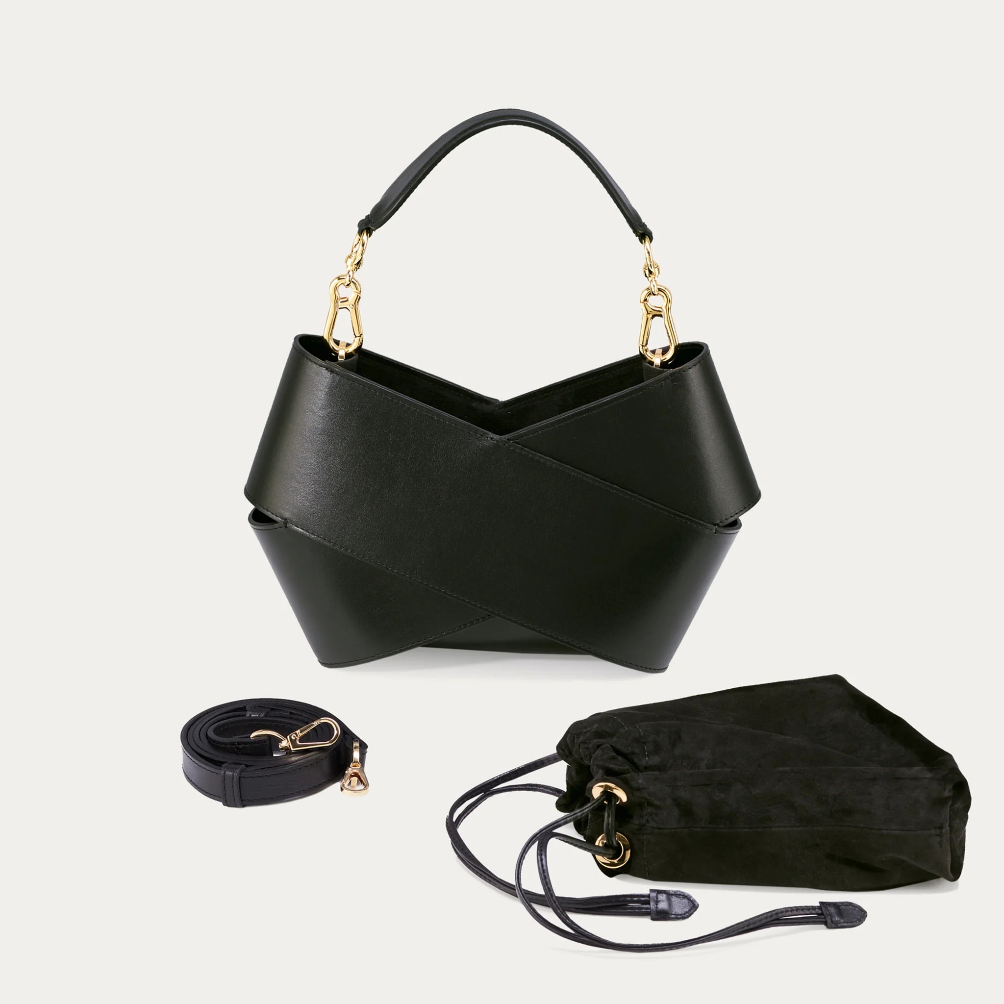 Czarny woreczek zamszowy